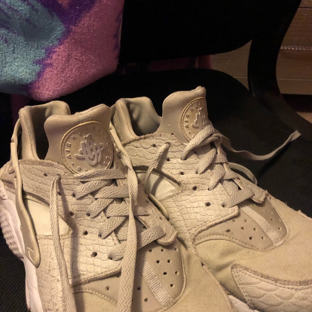 Nike huarache women’s